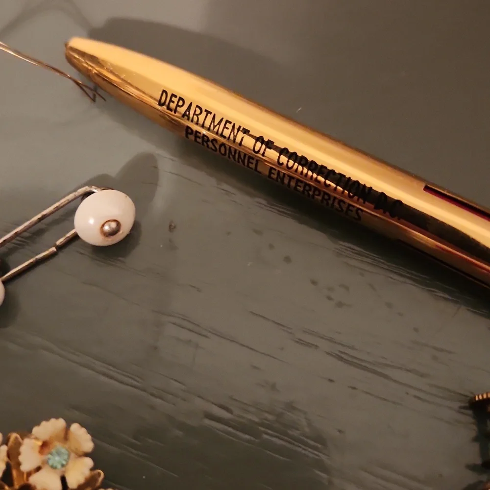 Assorted Vintage Jewelry Collection, Marbles And Buttons - Picture 4 of 8